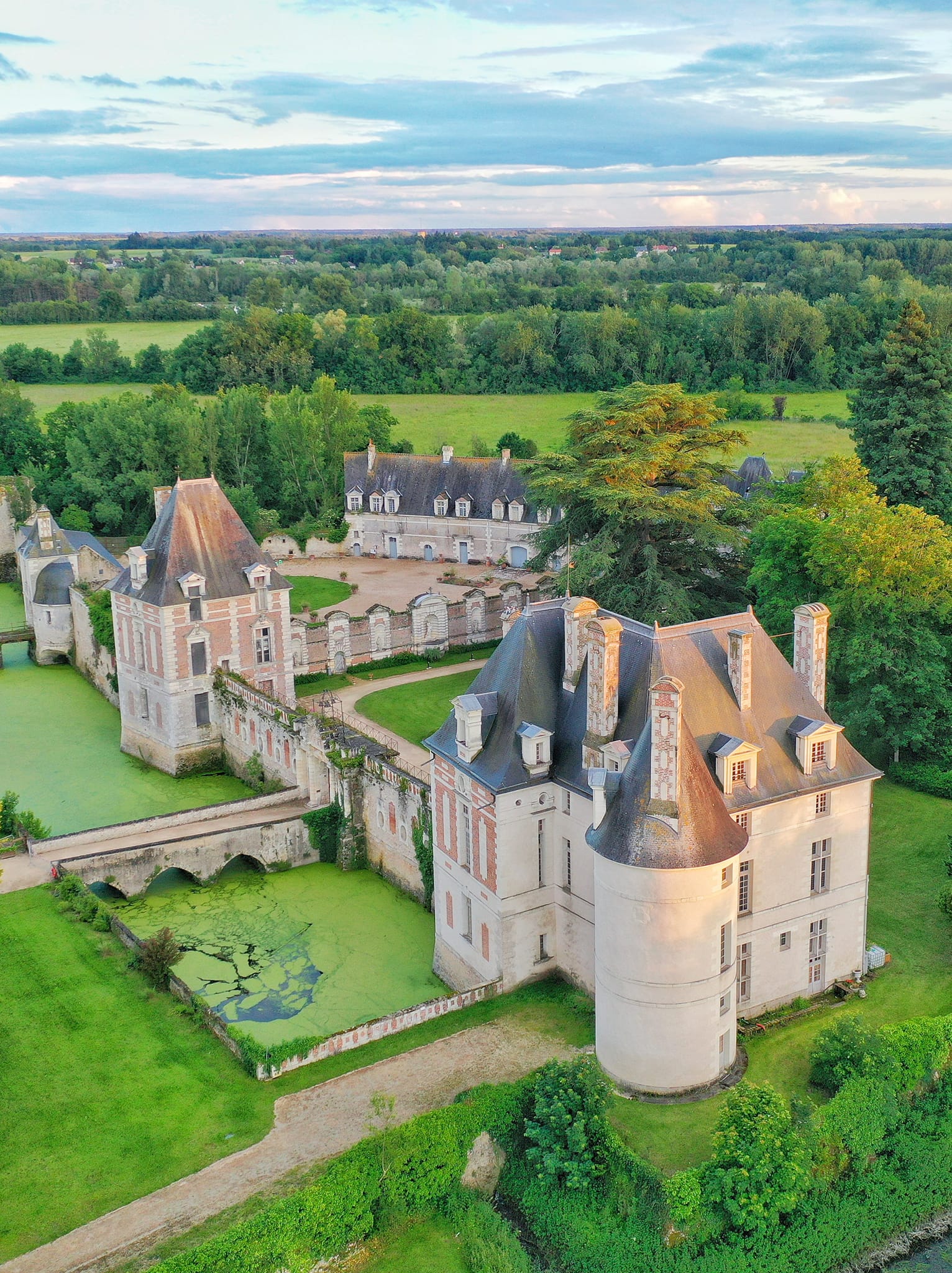 Image: Château de Selles-Sur-Cher