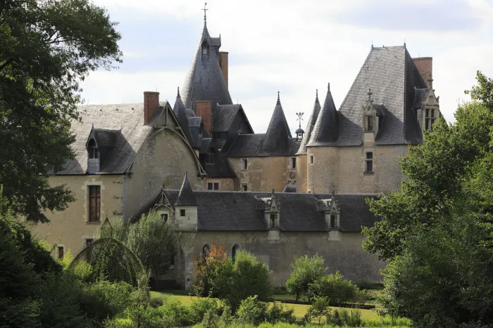 Sur la route des châteaux du Loir-et-Cher 7 CMN_Château de Fougères-sur-Bièvre_© Gilles Codina Centre des monuments nationaux