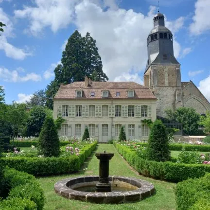Collège royal et militaire de Thiron-Gardais – Musée et Jardin