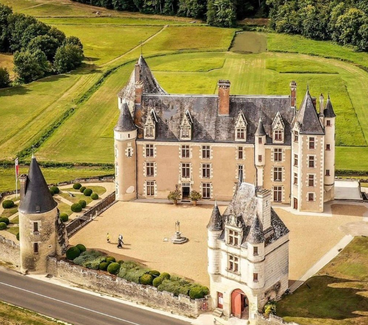 Image: Château de Montpoupon