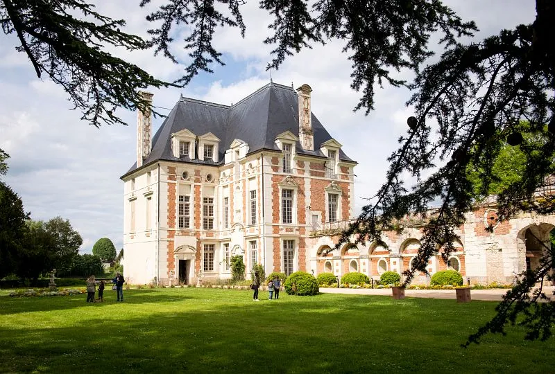 Sur la route des châteaux du Loir-et-Cher 9 Pavillon Béthune