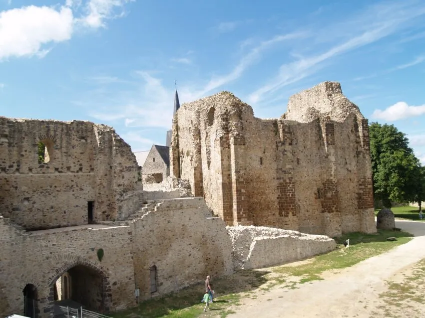PCU53- Donjon Ste Suzanne 2