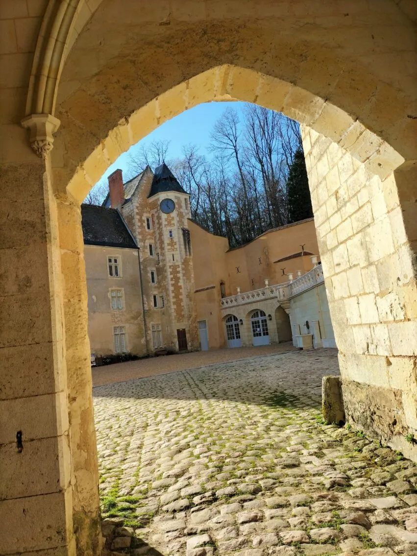 Vue sur la cour d&rsquo;honneur du château