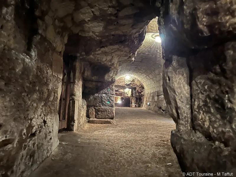 Visite des souterrains du musée des Beaux Arts – Tours, Val de Loire, France.