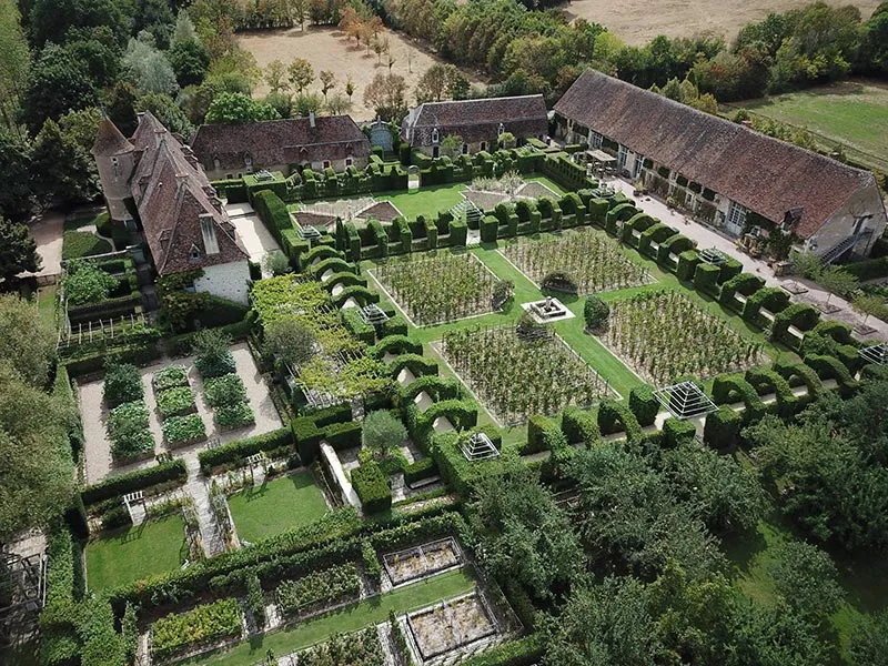 Vue-aerienne-du-jardin-orsan