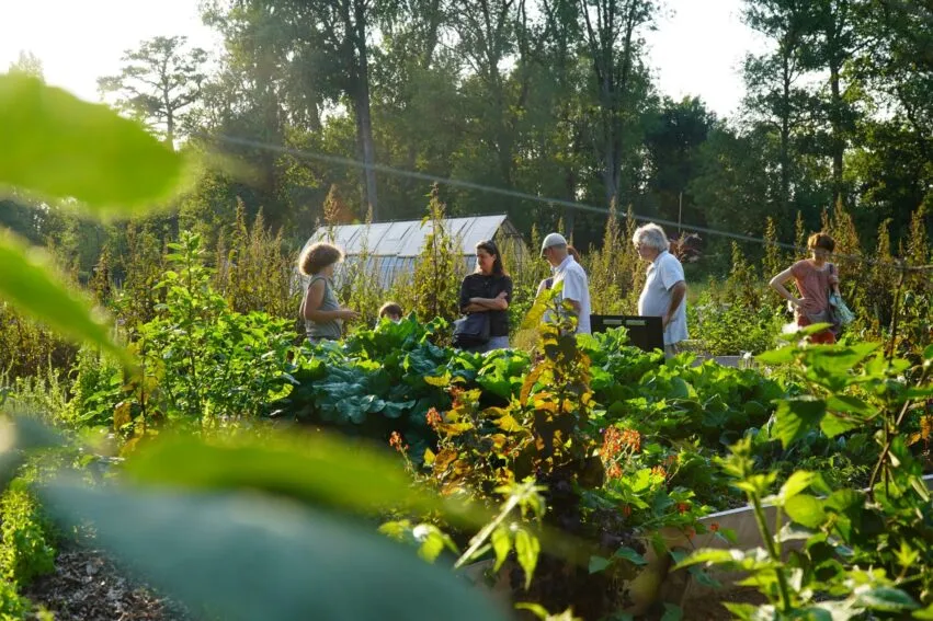 visite jardin – été 21 © Sarthe Culture