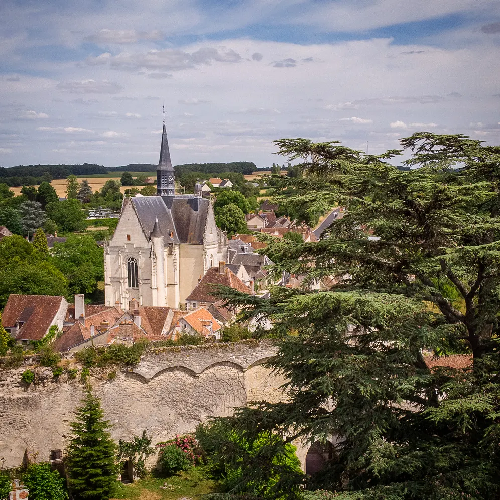 1 000 ans d'histoire dans l'un des plus beaux villages de France ! 2 1 000 ans d'histoire dans l'un des plus beaux villages de France !